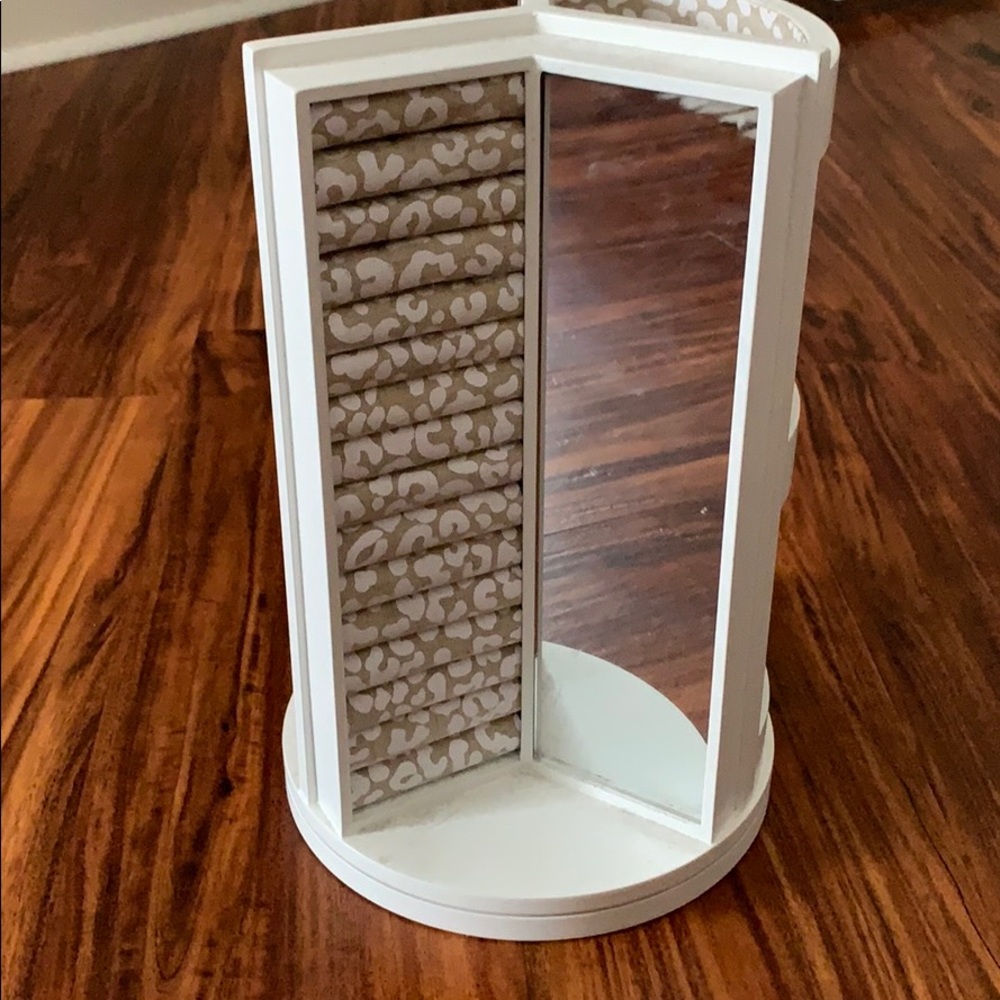 Jewelry organizer